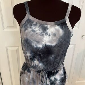 Tie dye ribbed midi sundress with cinch waist and pockets. Size medium NWT